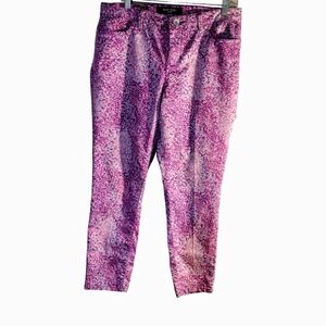 Nine West 6 Pink/Purple Floral Pattern Cigarette Fit Skinny Leg 32" waist Jeans!